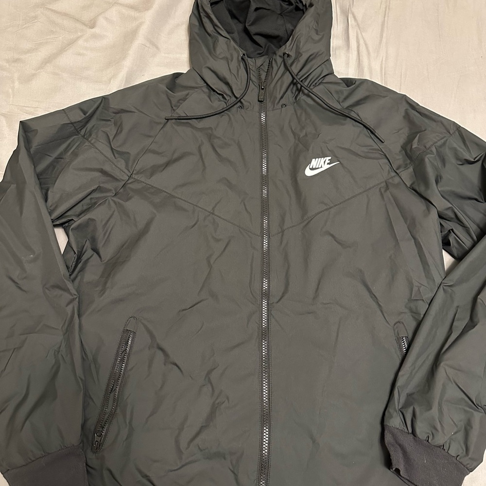 Nike Men's Dark Gray Windbreaker